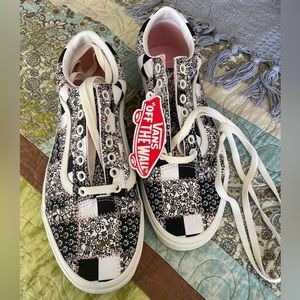 BRAND NEW Old Skool Vans